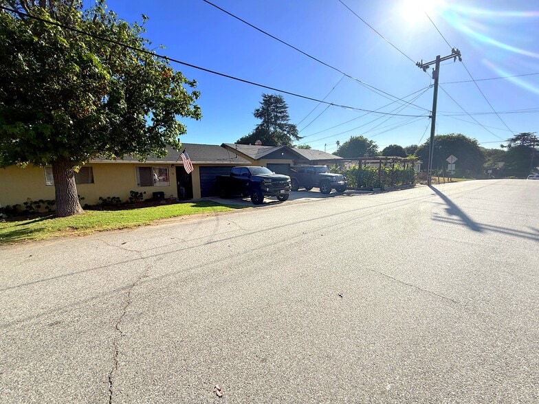 Primary Photo Of 50 Portal St, Oak View Multifamily For Sale