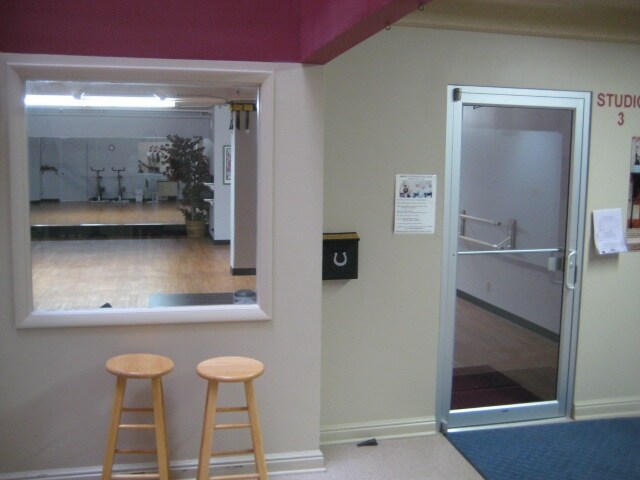 More Photos Of 110 S Johnson St, Woodstock General Retail For Sale