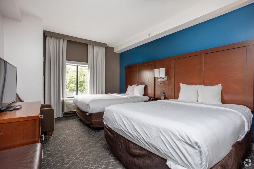 More Photos Of 5087 Clark Howell Hwy, Atlanta Hotel For Sale