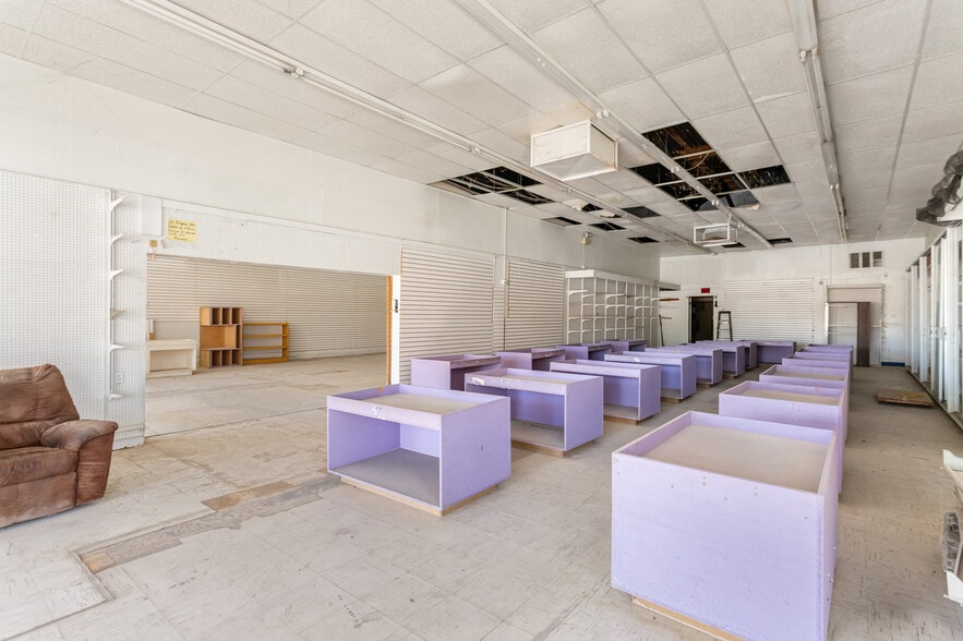 More Photos Of 844-846 N G Ave, Douglas Storefront Retail Residential For Sale