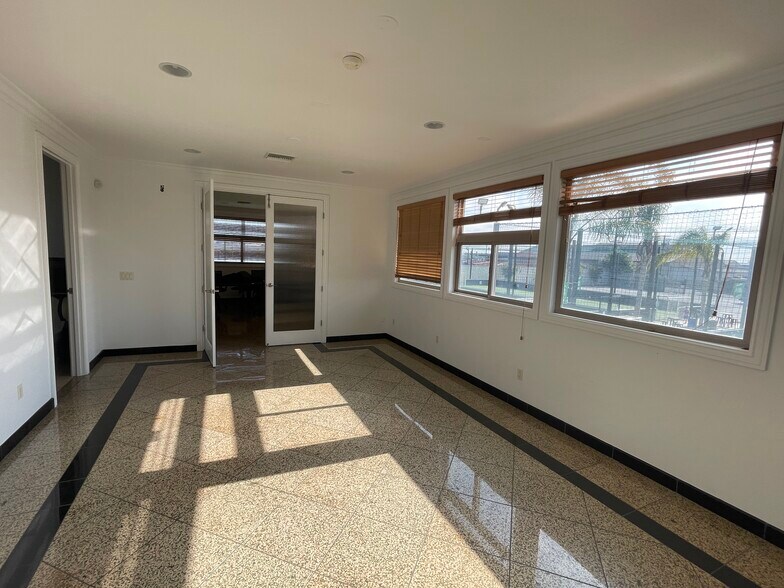 More Photos Of 14000 Halldale Ave, Gardena Industrial For Sale