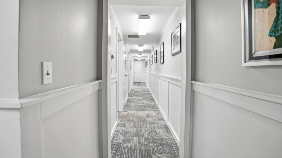 More Photos Of 18 Unqua Rd, Massapequa Loft Creative Space For Sale