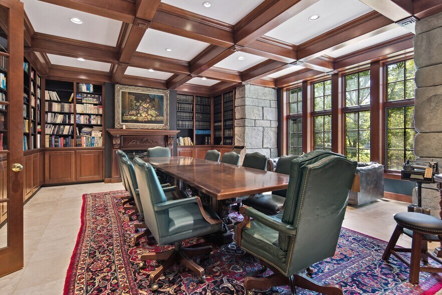 More Photos Of 1500 SE Waverly Dr, Portland Office Residential For Sale