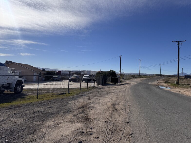 More Photos Of 17105 Darwin Ave, Hesperia Land For Lease
