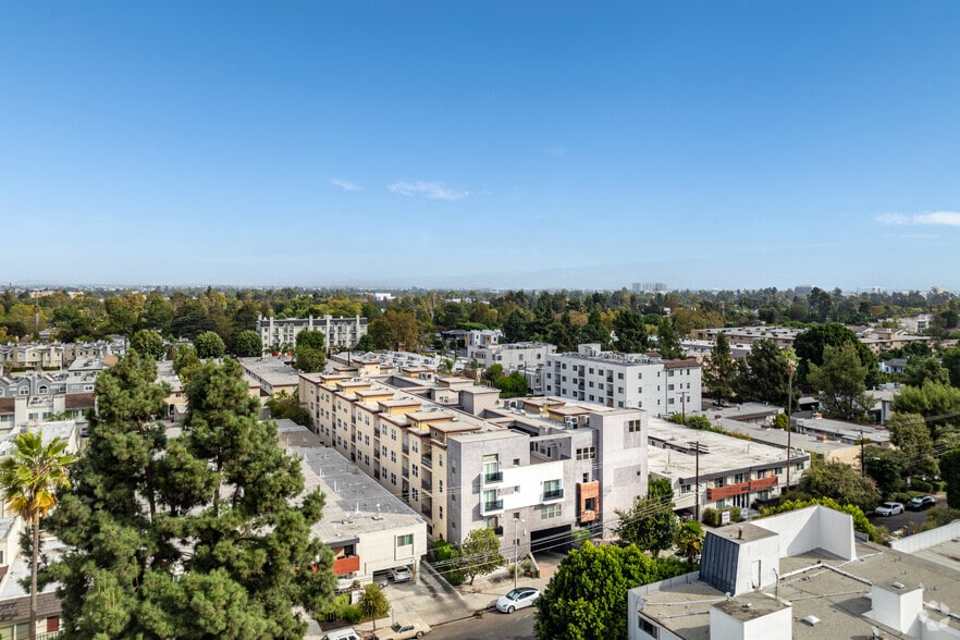 More Photos Of 11925 Kling St, Valley Village Apartments For Sale