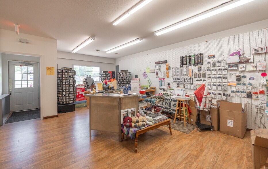 More Photos Of 404 MO-72, Rolla General Retail For Sale