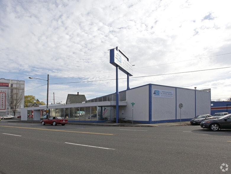 Primary Photo Of 1500 NE Sandy Blvd, Portland Warehouse For Lease