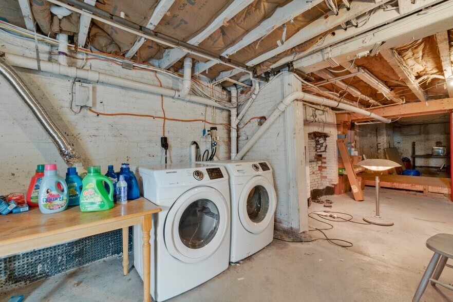 More Photos Of 2024 Saint Paul St, Baltimore Apartments For Sale