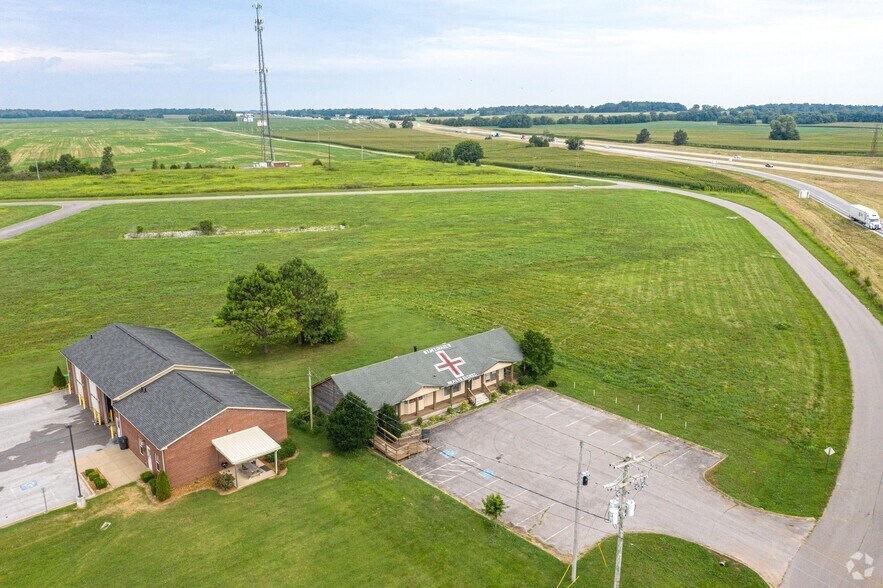 More Photos Of 2801 Walter Garrett Ln, Oak Grove Office For Sale