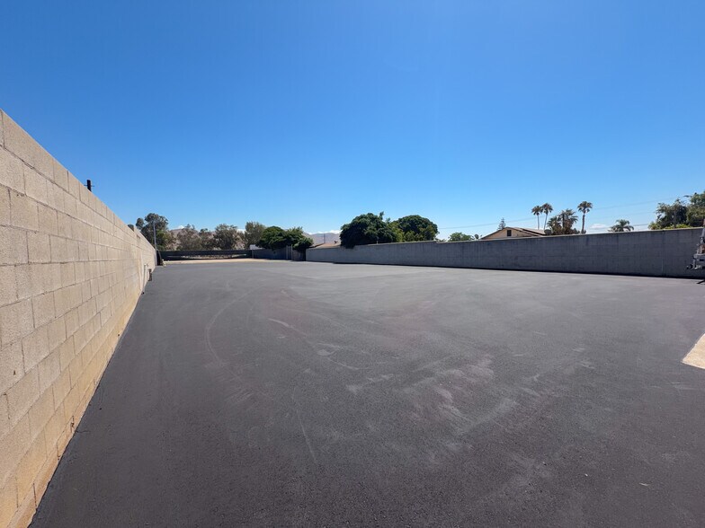 More Photos Of 10051 Mission Blvd, Jurupa Valley Contractor Storage Yard For Lease
