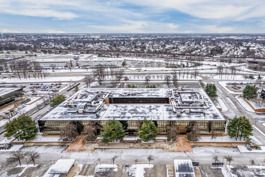 More Photos Of 200 Jericho Quadrangle, Jericho Office For Lease