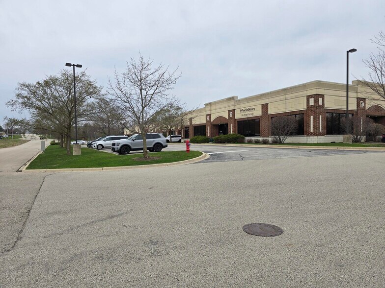 More Photos Of 731 S Route 21, Gurnee Office For Sale