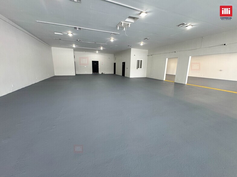 More Photos Of 18567-18573 Sherman Way, Reseda Storefront Retail Office For Lease