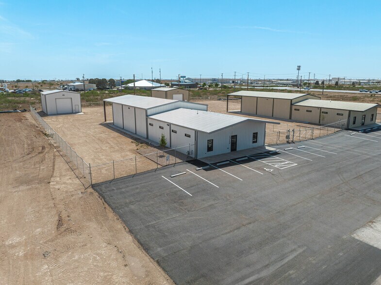 More Photos Of 1712 FM 1788, Midland Warehouse For Lease