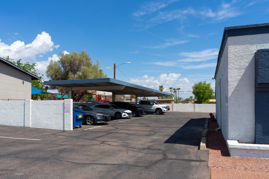 More Photos Of 3030 E Cactus Rd, Phoenix Office For Sale