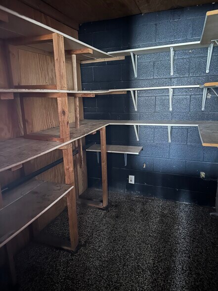 More Photos Of 230 Fox St, Lemoore Restaurant For Sale