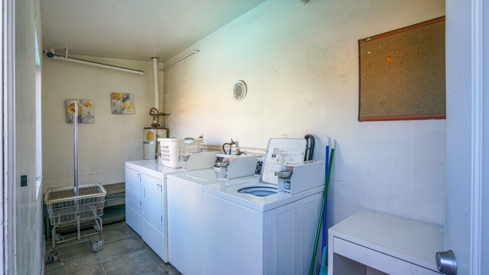 More Photos Of 1814 Grismer Ave, Burbank Apartments For Sale