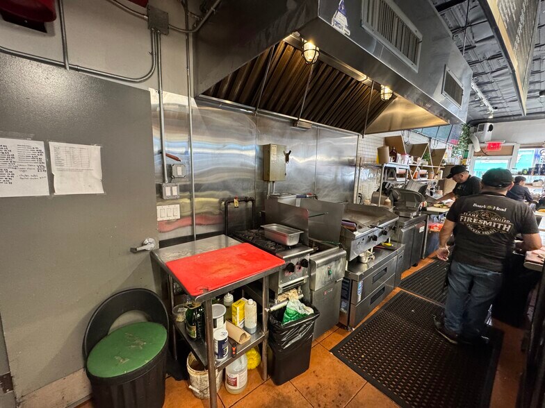 More Photos Of 3933 Bell Blvd, Bayside Storefront For Lease