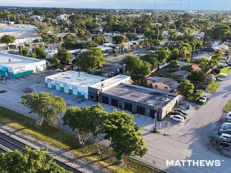More Photos Of 1346 S Dixie Hwy, Hollywood Warehouse For Lease