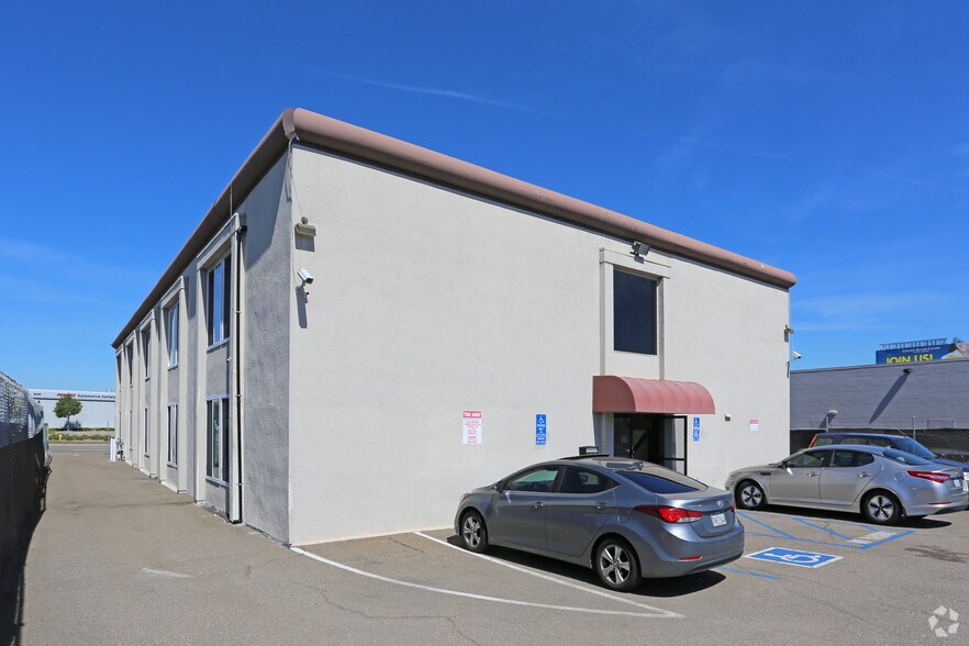 More Photos Of 7841 Balboa Ave, San Diego Coworking Space