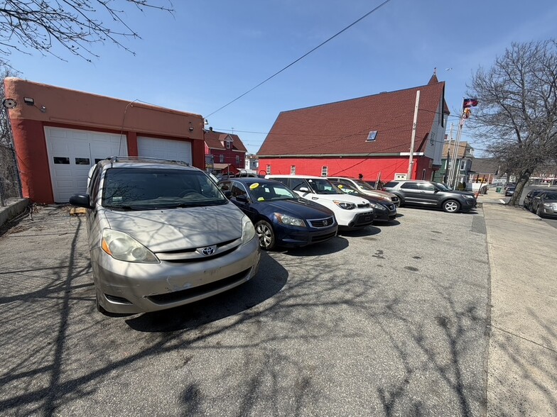 More Photos Of 106 Chestnut St, Lynn Industrial For Lease