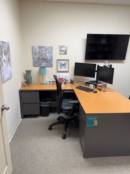 More Photos Of 303 SW 18th St, Bentonville Office For Lease
