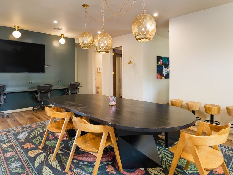 More Photos Of 124 Center St, El Segundo Office For Lease
