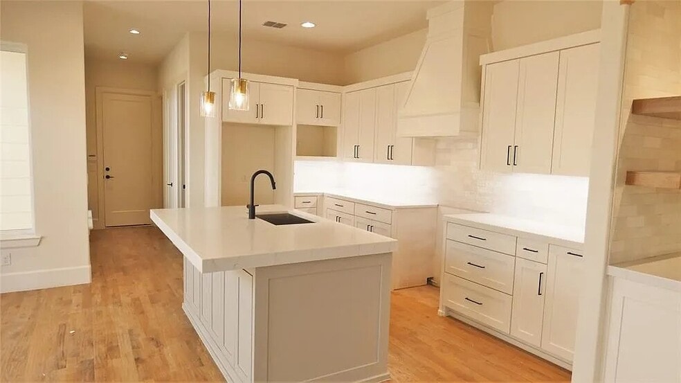 More Photos Of 5614 Anita St, Dallas Dormitory For Sale