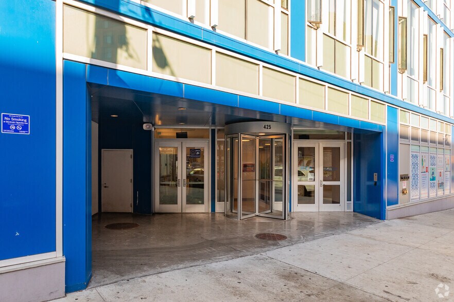 More Photos Of 425 Westchester Ave, Bronx Office For Lease