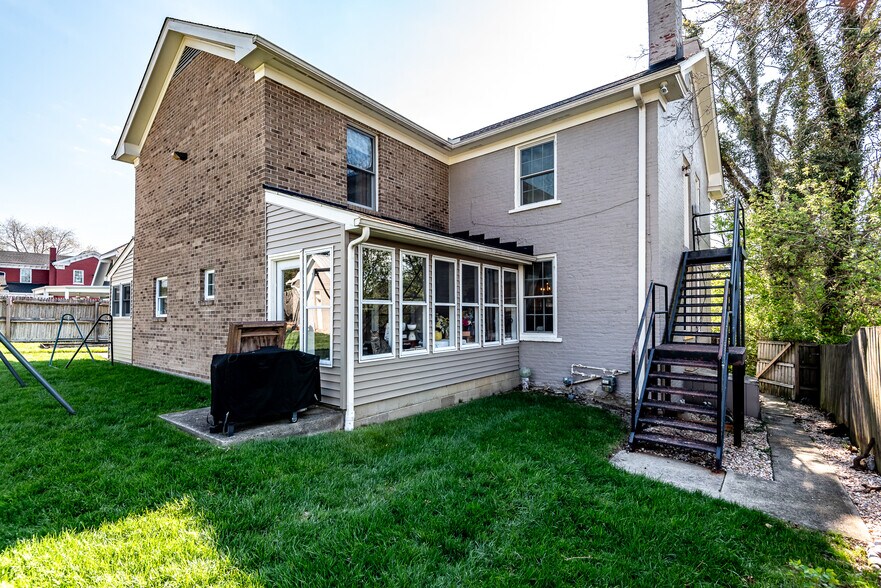 More Photos Of 129 N Main St, Waynesville Specialty For Sale