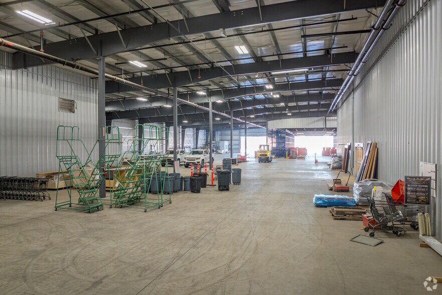 More Photos Of 400 SE Fairmount Dr, Pullman Department Store For Sale