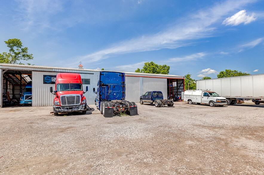 More Photos Of 440 W Pontoon Rd, Granite City Land For Sale