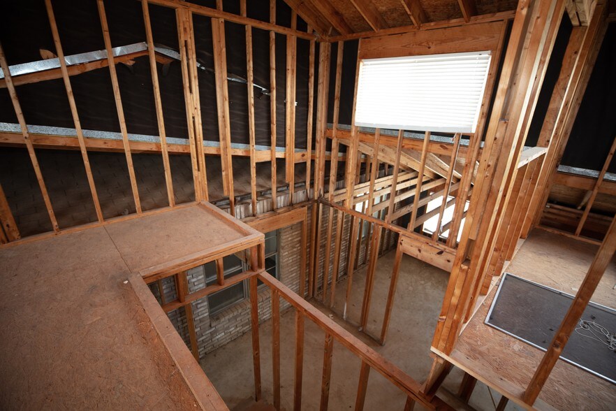 More Photos Of 6628 Crestway Dr, San Antonio Flex For Sale