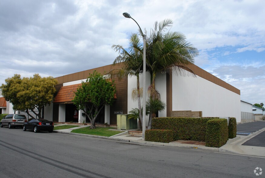 Primary Photo Of 18342-18352 Enterprise Ln, Huntington Beach Warehouse For Lease
