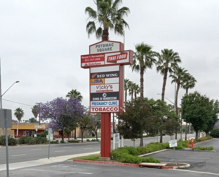 More Photos Of 623 N Main St, Corona Storefront For Lease