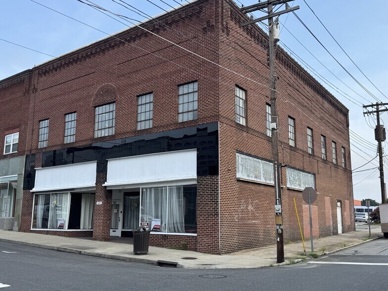 More Photos Of 100-102 Gilmer St, Reidsville Storefront Retail Office For Sale