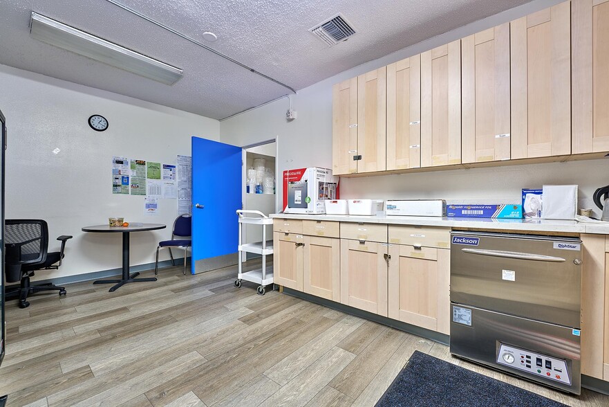 More Photos Of 1501 Beverly Blvd, Los Angeles Office For Sale