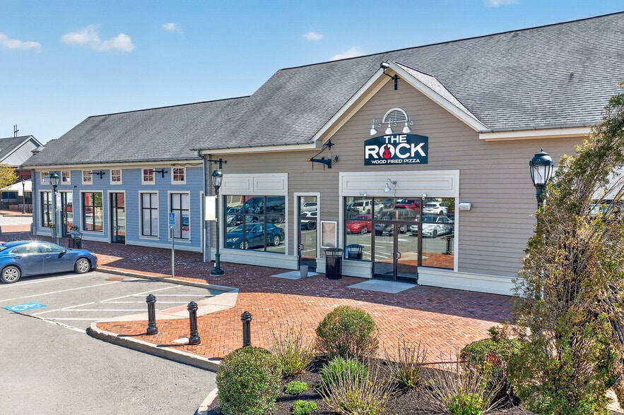 More Photos Of 650 Falmouth Rd, Mashpee Unknown For Lease