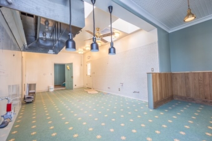 More Photos Of 540 Clinton St, Ridgway Restaurant For Lease