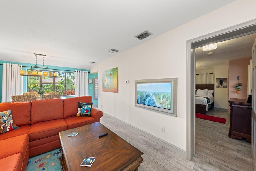 More Photos Of 941 Virginia Dr, Sarasota Specialty For Sale