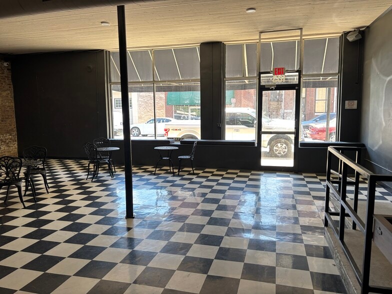 More Photos Of 103 E Anderson St, Selma Restaurant For Lease