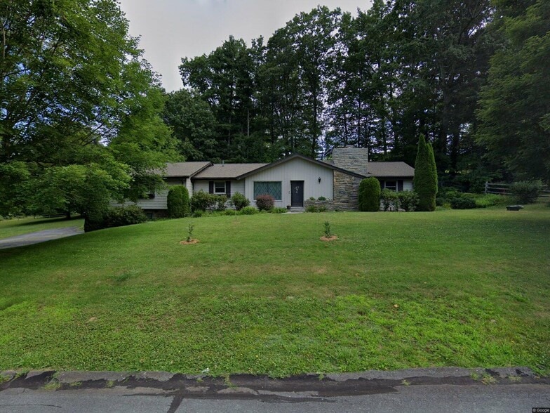 Primary Photo Of 1419 Deerfield Rd, Boone Office For Sale