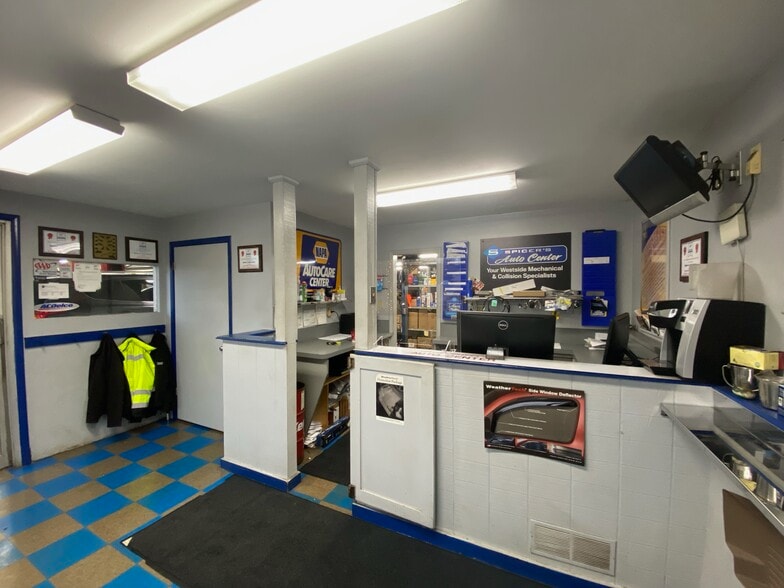 More Photos Of 515 Horan Rd, Syracuse Service For Lease