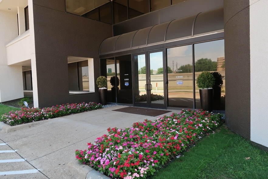 More Photos Of 17440 N Dallas Pky, Dallas Loft Creative Space For Lease