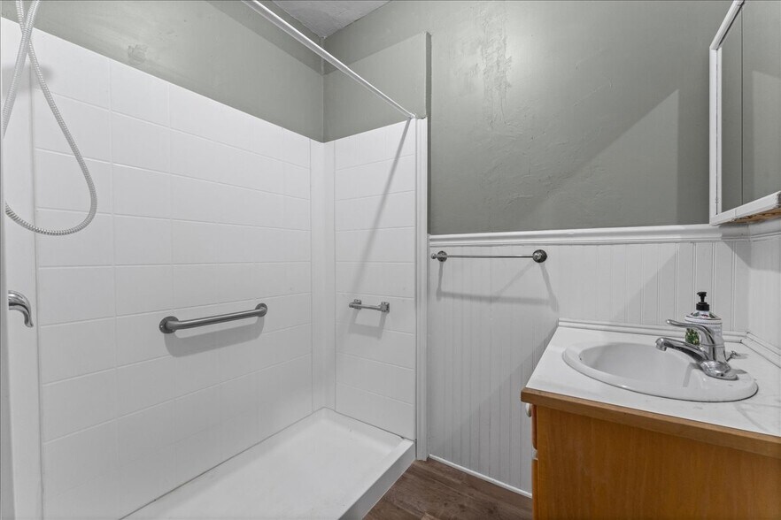 More Photos Of 280 E 100 N, Payson Freestanding For Sale