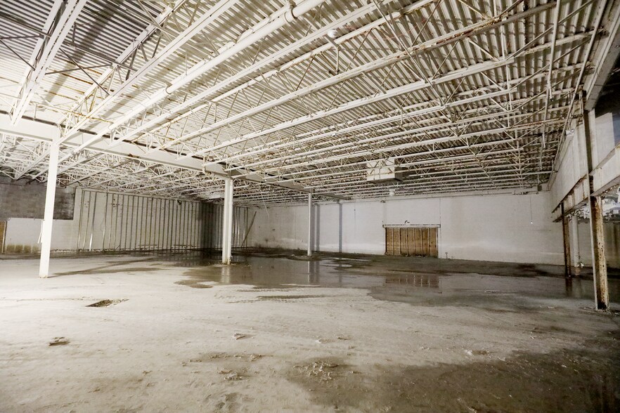 More Photos Of 1700-1730 Brittain Rd, Akron Freestanding For Lease