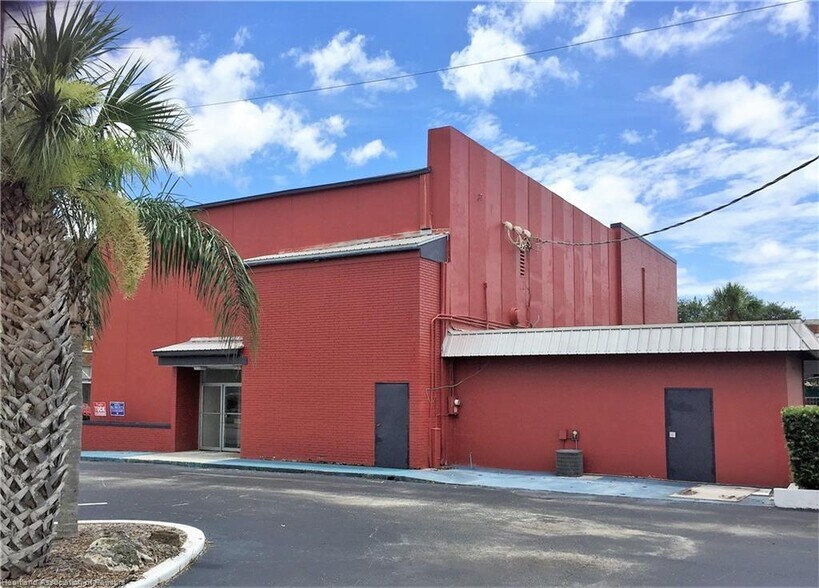 More Photos Of 2 W Main St, Avon Park Office Residential For Sale