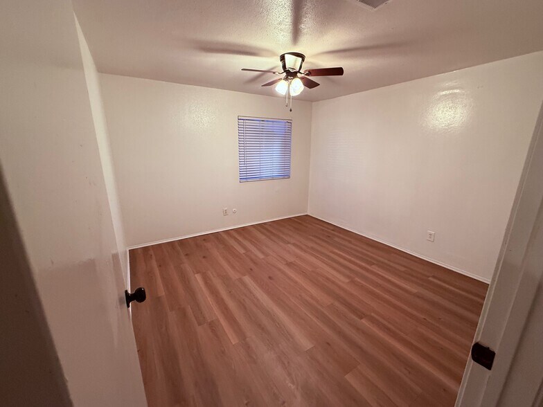 More Photos Of 12606 Ashford Meadow Dr, Houston Multifamily For Sale