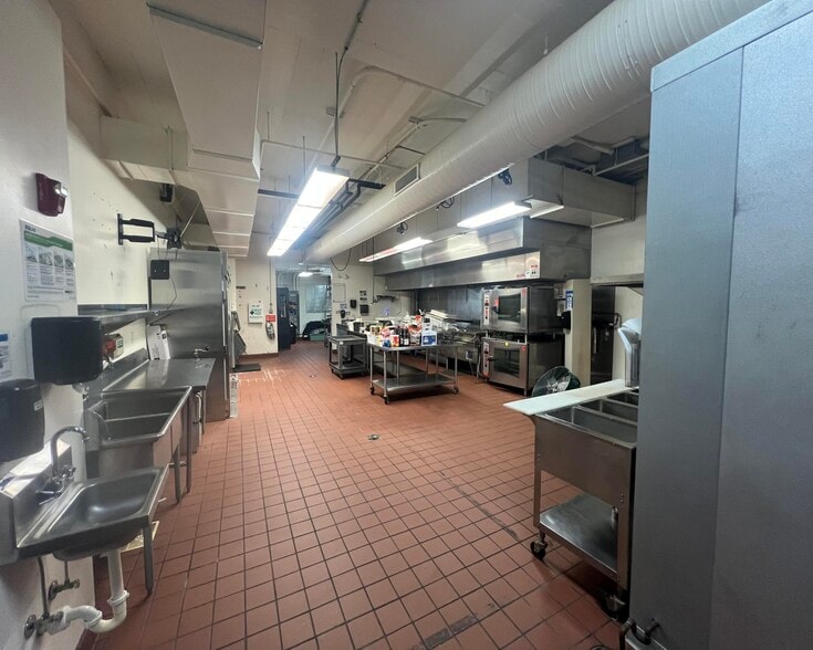 More Photos Of 2201 Locust St, Saint Louis Lodge Meeting Hall For Sale