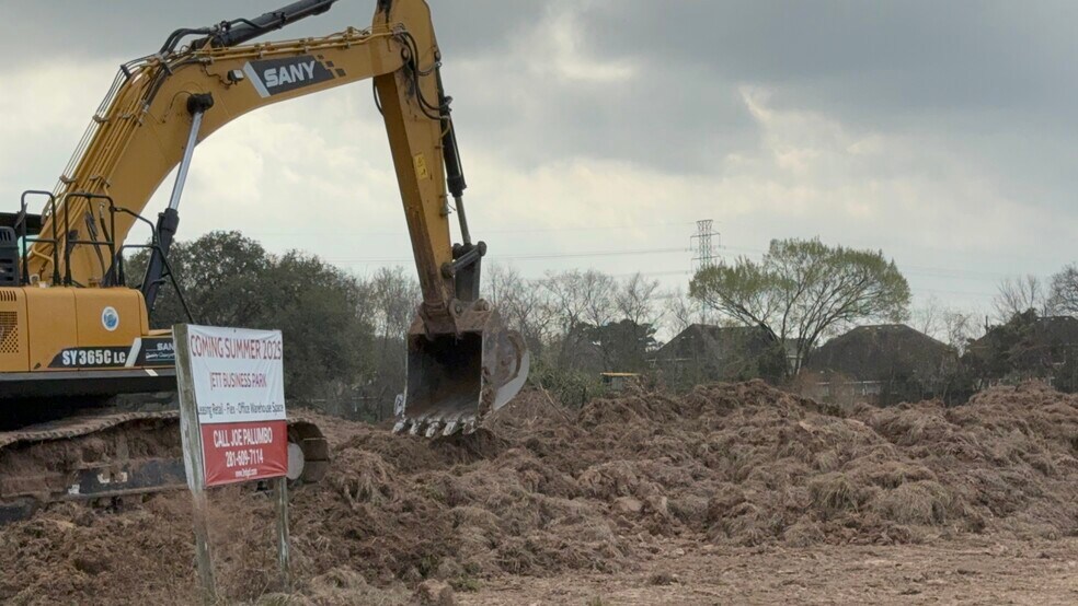 More Photos Of 5111 Spring Stuebner Rd, Spring Unknown For Lease